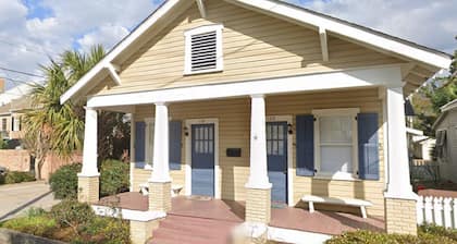 Biloxi Bungalow - Heart of Biloxi - Beach, Casinos and more!