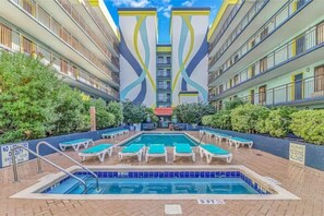 Pool - Updated 2BR, Ocean front with Amazing Views
 (Myrtle Beach)