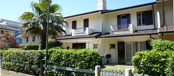 Precious Villa With Private Garden and Barbecue
