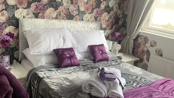 2 bedrooms, iron/ironing board, travel crib, WiFi (free)