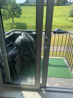 Interior - Eastkilbride , A bright 2 bed apartment facing a Park view with balcony . (East Kilbride)