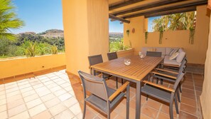 Outdoor dining - Coto Real Naxos apt 202 (Manilva)