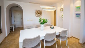 Dining - Coto Real Naxos apt 202 (Manilva)