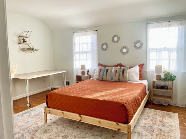 5 bedrooms, iron/ironing board, free WiFi, bed sheets