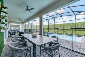 Lämmitetty uima-allas