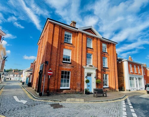 Luxury Georgian House With Sauna Sleeps 19-23