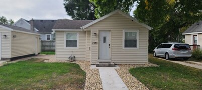 Newly remodeled "Beach" Themed home that is close to downtown and Mayo Clinic.