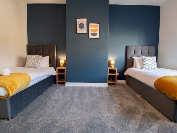 2 bedrooms, iron/ironing board, free WiFi, bed sheets