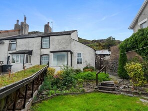 Exterior - Quaint Cottage Retreat in Charming Ulverston - Pass the Keys (Ulverston)