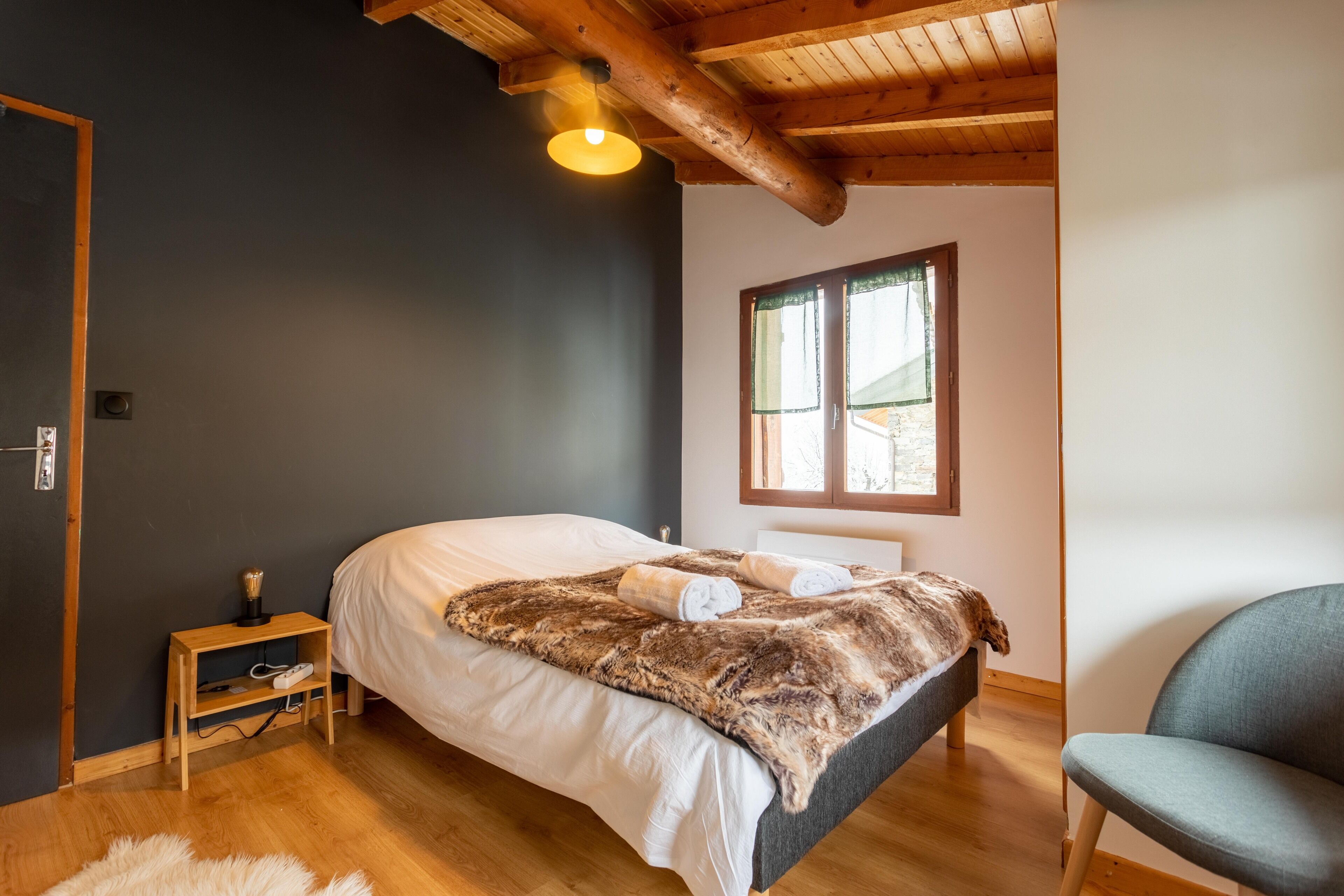 4 chambres, fer et planche à repasser, accès Internet, draps fournis