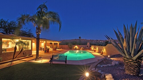 Mountain Views / Pool / Hiking