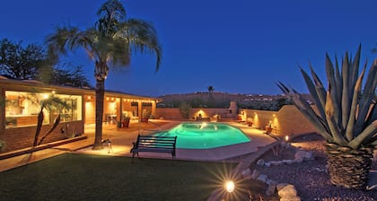 Mountain Views / Pool / Hiking