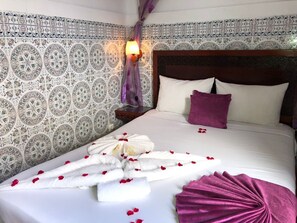 6 chambres, fer et planche à repasser, Wi-Fi, draps fournis