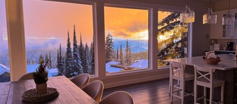 Brand new duplex on the Ridge with incredible mountain views and an elevator! 