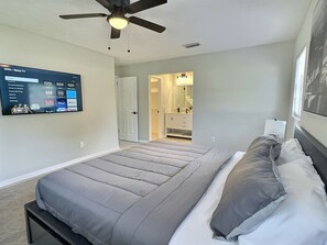 4 Schlafzimmer, Schreibtisch, Bügeleisen/Bügelbrett, kostenloses WLAN