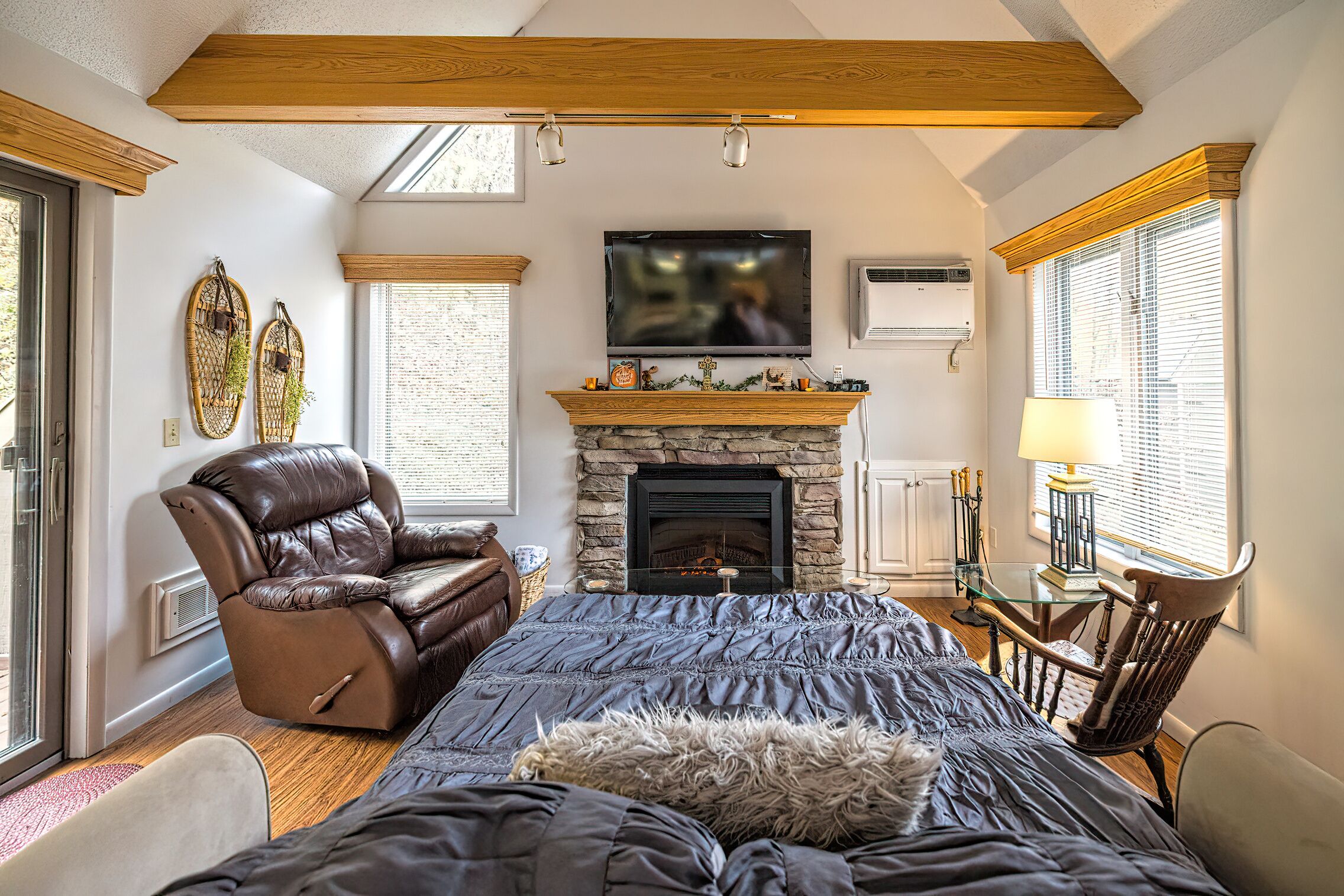 Televisión, chimenea