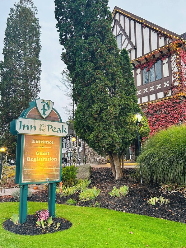 Property grounds - Sun and Snow Escape: Ski/Golf Condo in Peek'n Peak (Clymer)