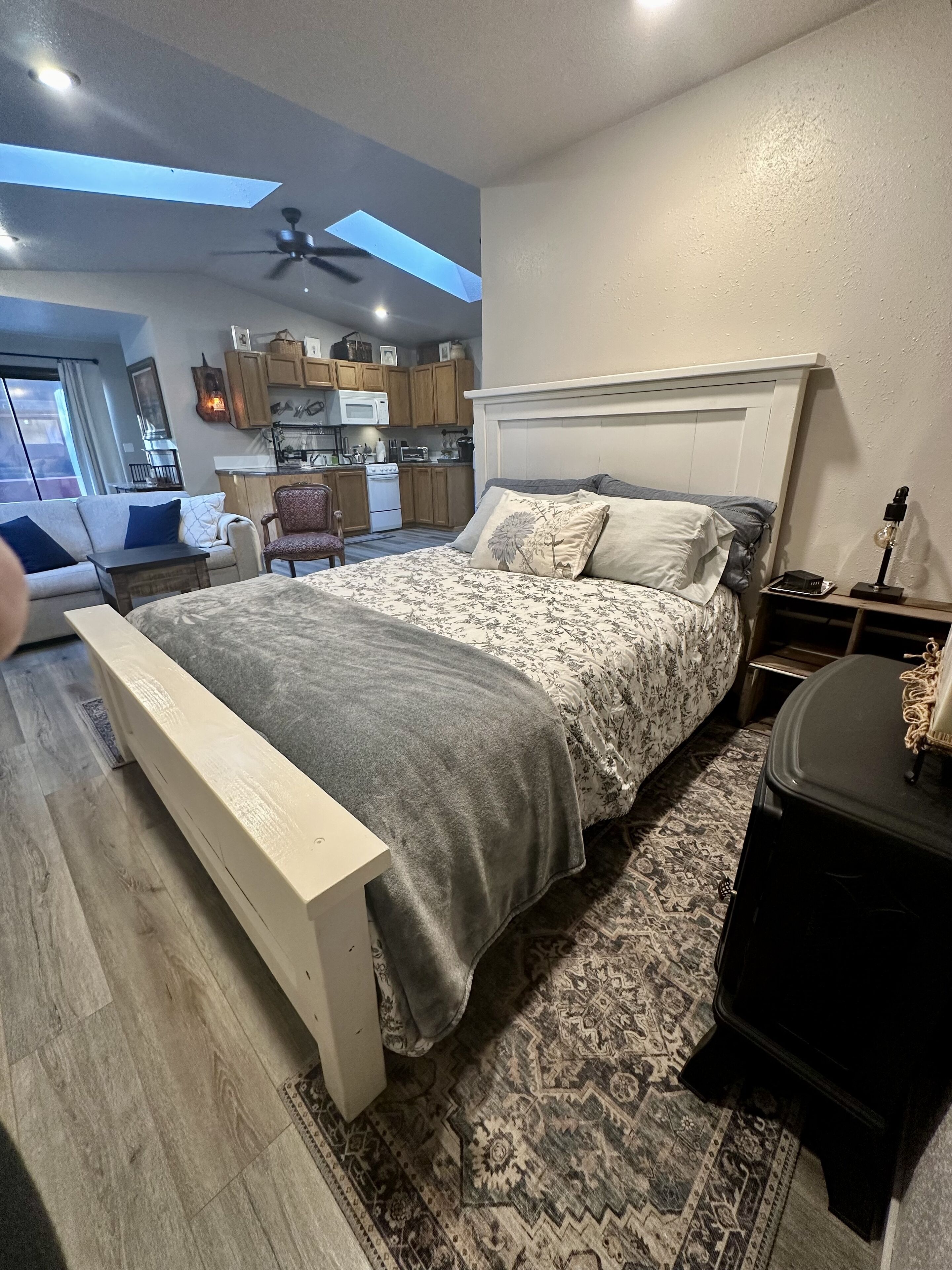 Desk, iron/ironing board, free WiFi, bed sheets