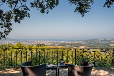 Villa Nina - Private villa, 6 bedrooms, pool, A/C, wifi, 6 km to beach, Marche