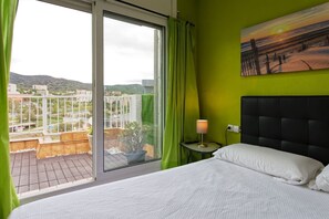 4 chambres, fer et planche à repasser, Wi-Fi, draps fournis