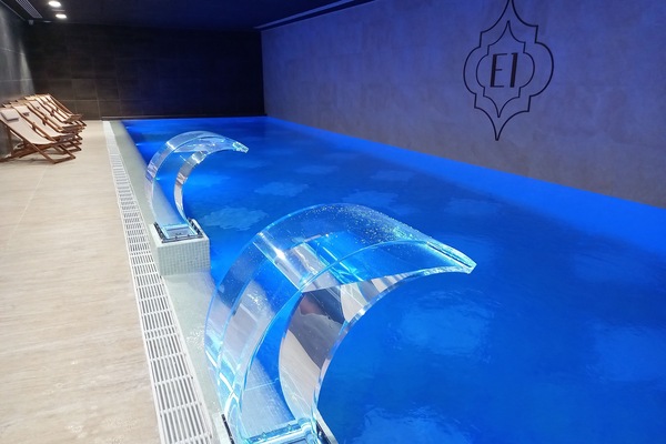 Studio | Pool