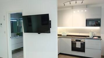 Studiolejlighed | Privat køkken | Køleskab, mikrobølgeovn, ovn, kogeplade