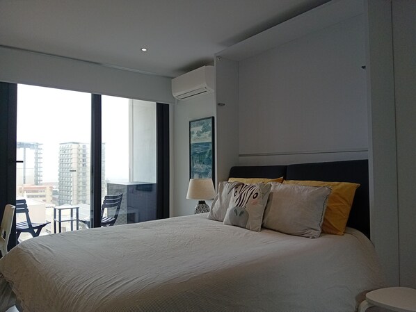 واي فاي مجانًا وملاءات أسرّة