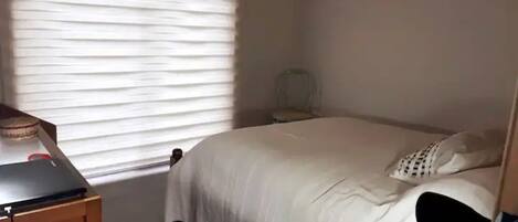 2 Schlafzimmer, Schreibtisch, Bügeleisen/Bügelbrett, WLAN