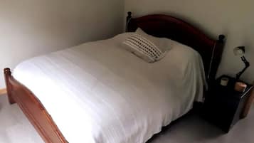 2 quartos, escrivaninha, ferros/tábuas de passar roupa, Wi-Fi