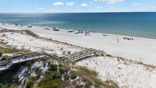 Cape San Blas Luxury, Sleeps 10, Golf Cart, Steps to Beach, Community Pool