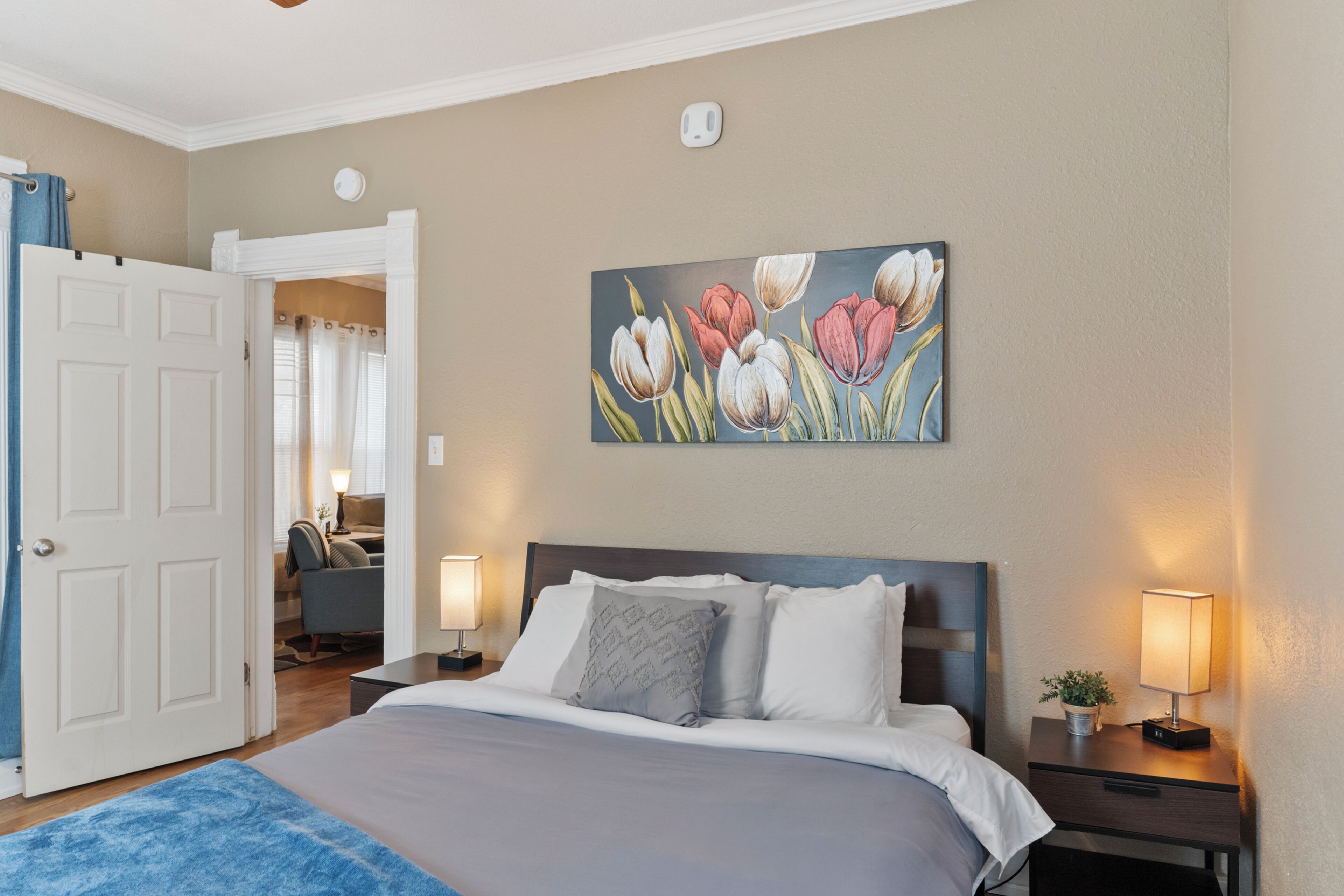 3 camere, una scrivania, ferro/asse da stiro, culla da viaggio