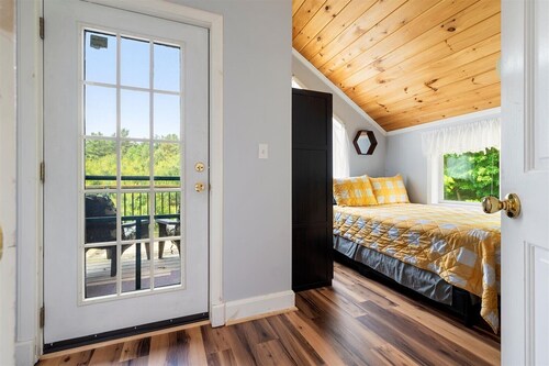 Elegant Riverfront Home - Pet Friendly!