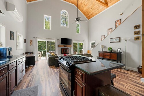 Elegant Riverfront Home - Pet Friendly!