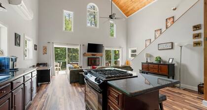 Elegant Riverfront Home - Pet Friendly!