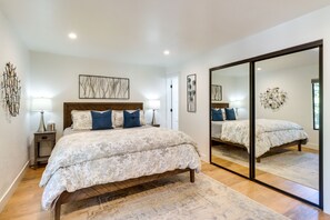 3 Schlafzimmer, Schreibtisch, Bügeleisen/Bügelbrett, Reisekinderbett