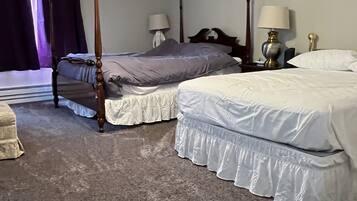 4 bedrooms, desk, iron/ironing board, free WiFi