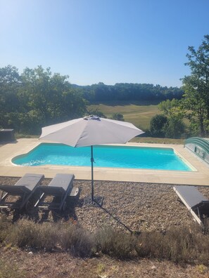 Piscine couverte, piscine extérieure