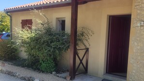 تفاصيل الفندق من الخارج