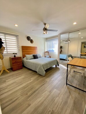 3 bedrooms, desk, iron/ironing board, free WiFi