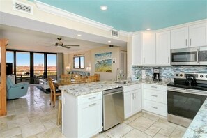 Unclassified image, 4 of 40, button