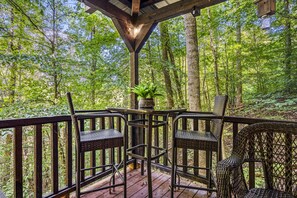 Property grounds - Winter Wonderland! HotTub, Theater, XBox, Kid Room (Townsend)