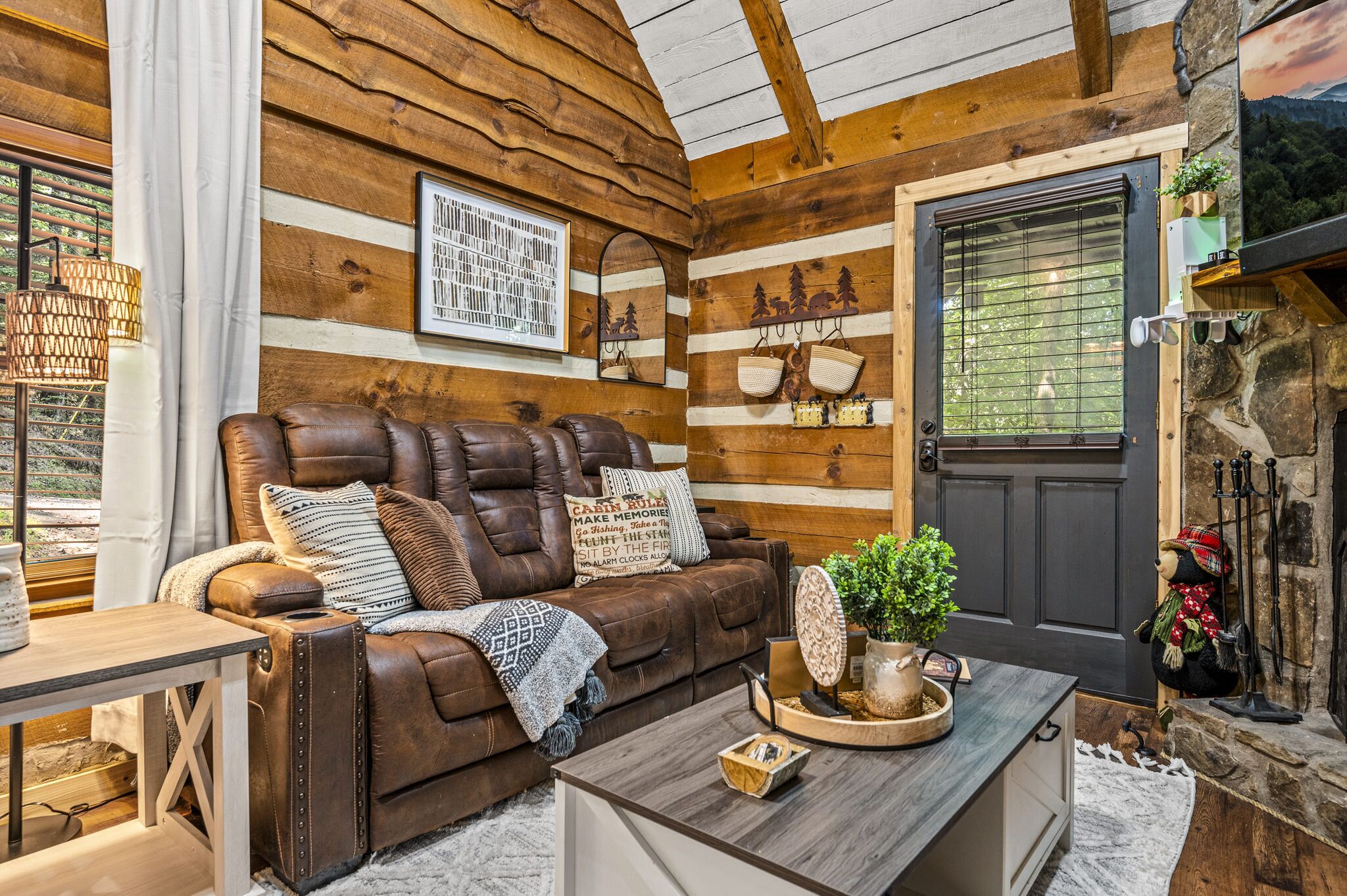 Smart TV, fireplace, video games, stereo