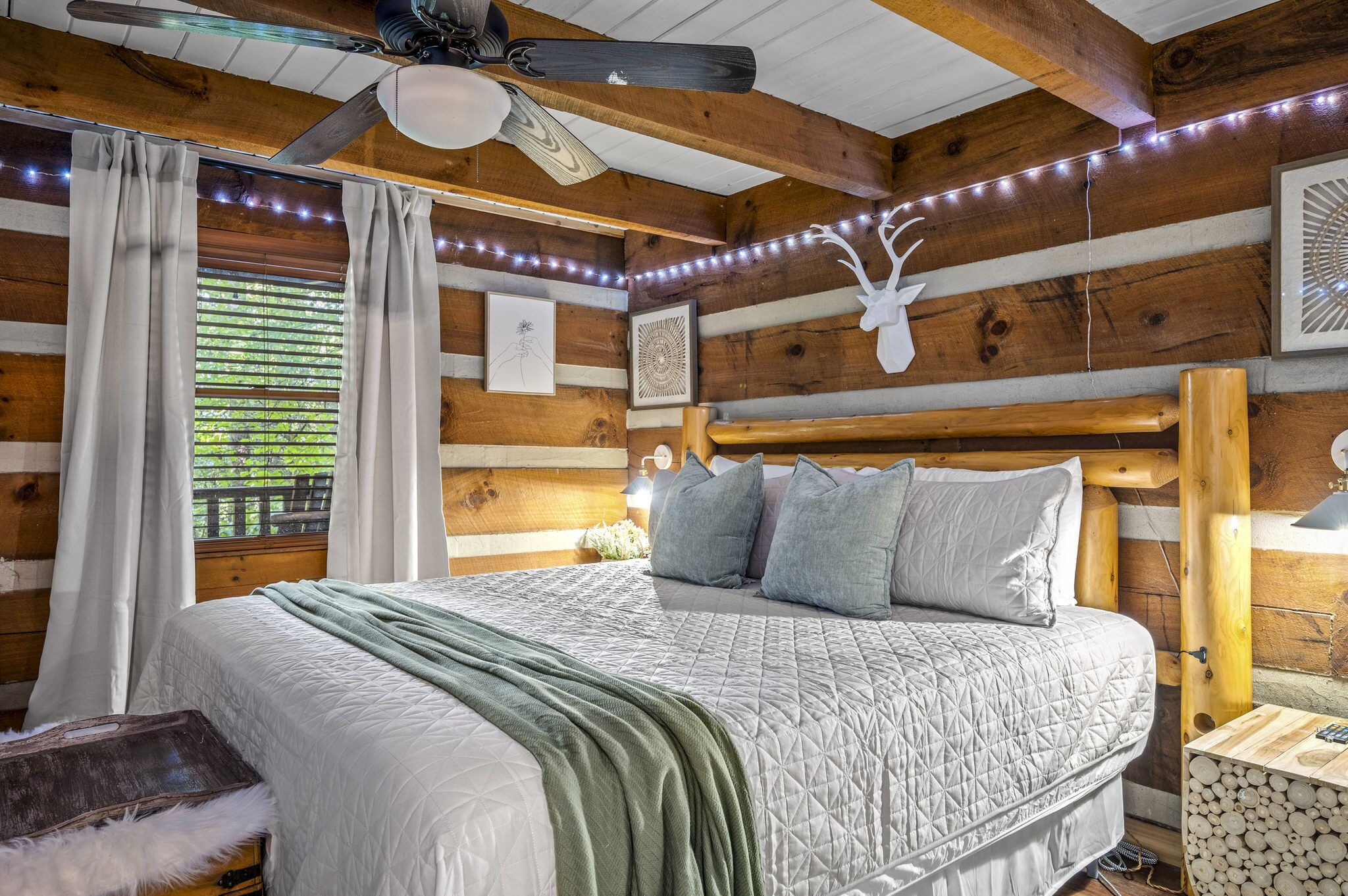 2 bedrooms, iron/ironing board, travel crib, free WiFi