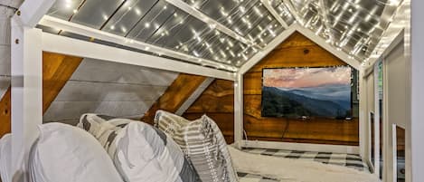 2 habitaciones, tabla de planchar con plancha y cuna de viaje