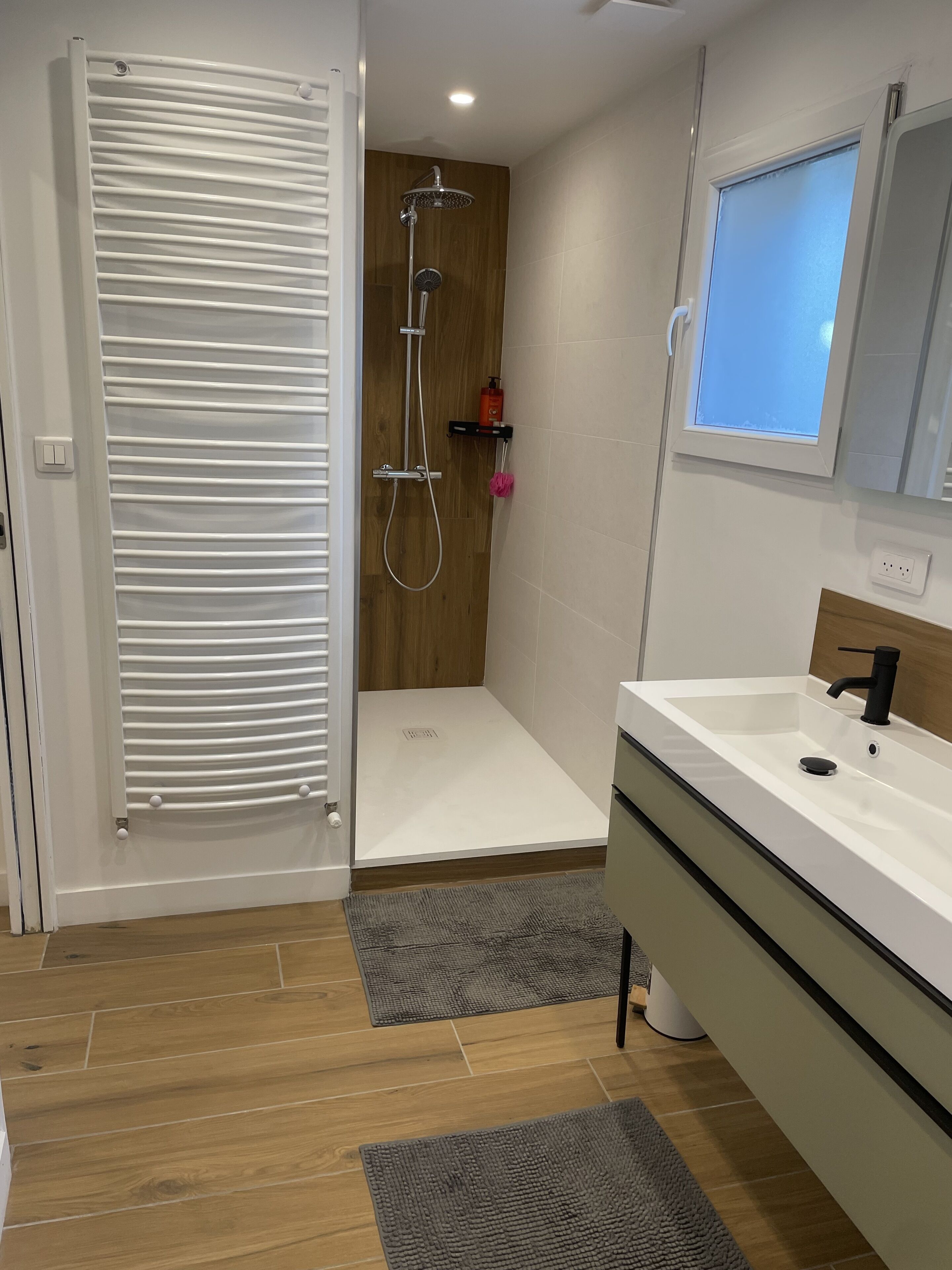 Gratis toiletartikelen, handdoeken, zeep, shampoo