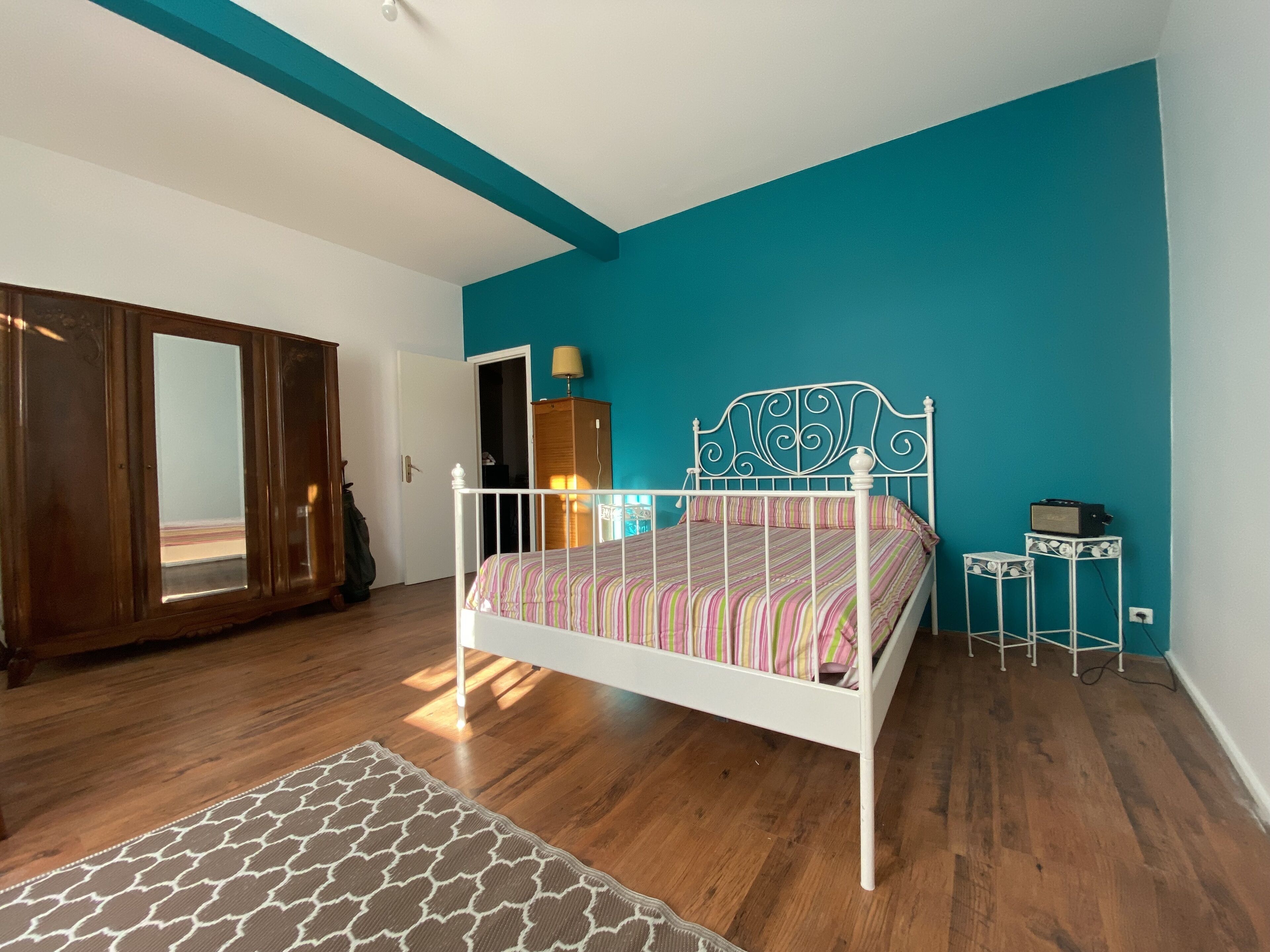 4 Schlafzimmer, Schreibtisch, Bügeleisen/Bügelbrett, WLAN