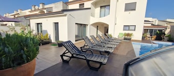 Casa a 5 min da Praia com Piscina Coberta e Jacuzzi