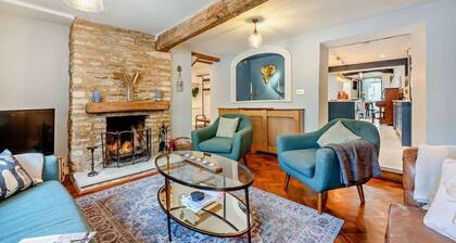 Characterful family friendly Cottage - Elephant Cottage