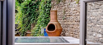 Characterful family friendly Cottage - Elephant Cottage