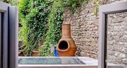 Characterful family friendly Cottage - Elephant Cottage